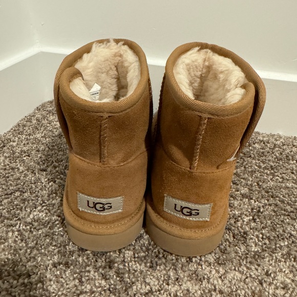 UGG Shoes - womens authentic ugg boots great condition size 5 cant fit 6.5 and maybe 7